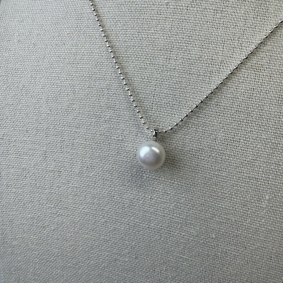 White Pearl Pendant with Silver Chain - Picture 3 of 5
